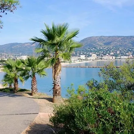 3 Pieces Avec Terrasse Proche Et Commerces - Bormes-les-mimosas, 5 Couchages, Garage Inclus - Fr-1-251-842